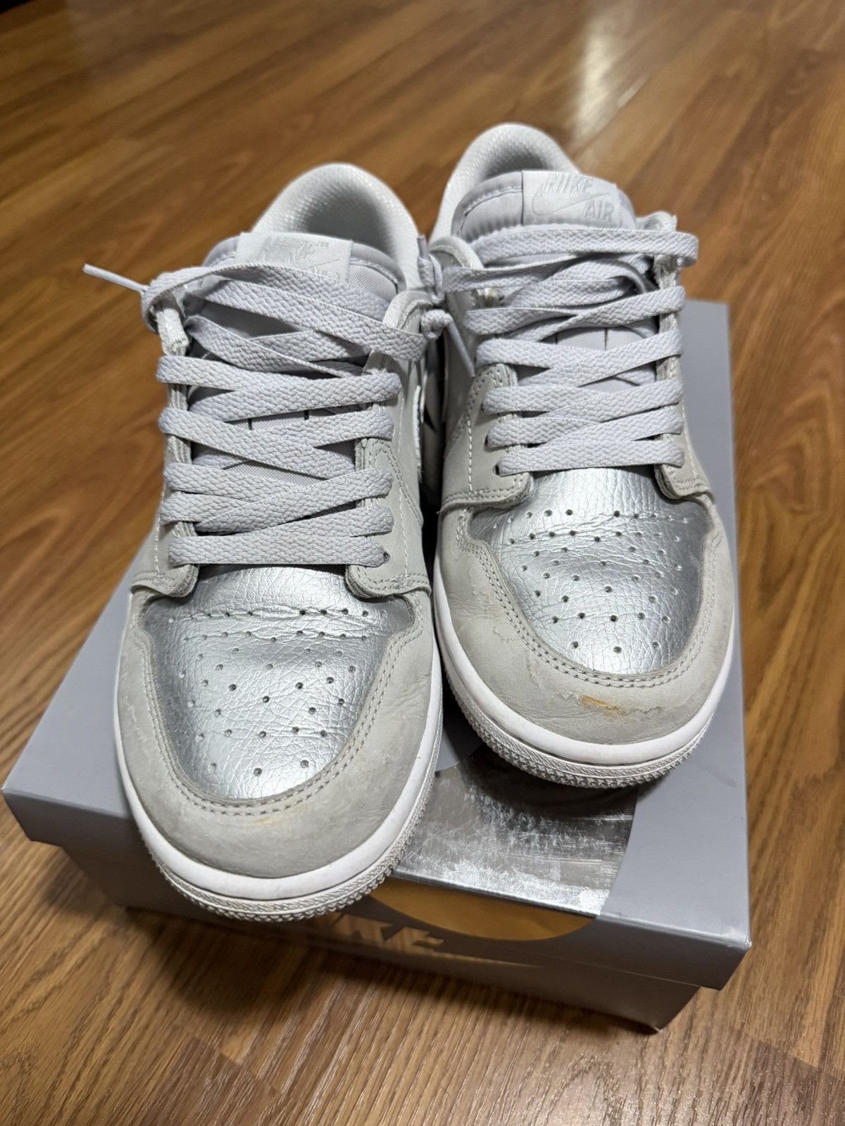 Nike Nike Air Jordan 1 Retro Low OG l Metallic Silver Size 8.5. Size US 8.5 / EU 41-42 - 4 Thumbnail