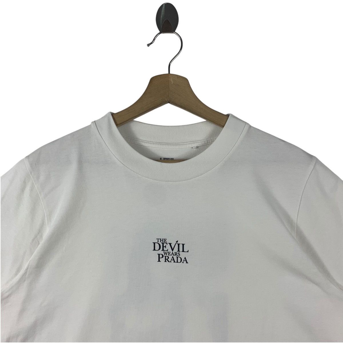 Uniqlo THE DEVILS WEARS PRADA Movie tee shirt Size US XL / EU 56 / 4 - 3 Thumbnail