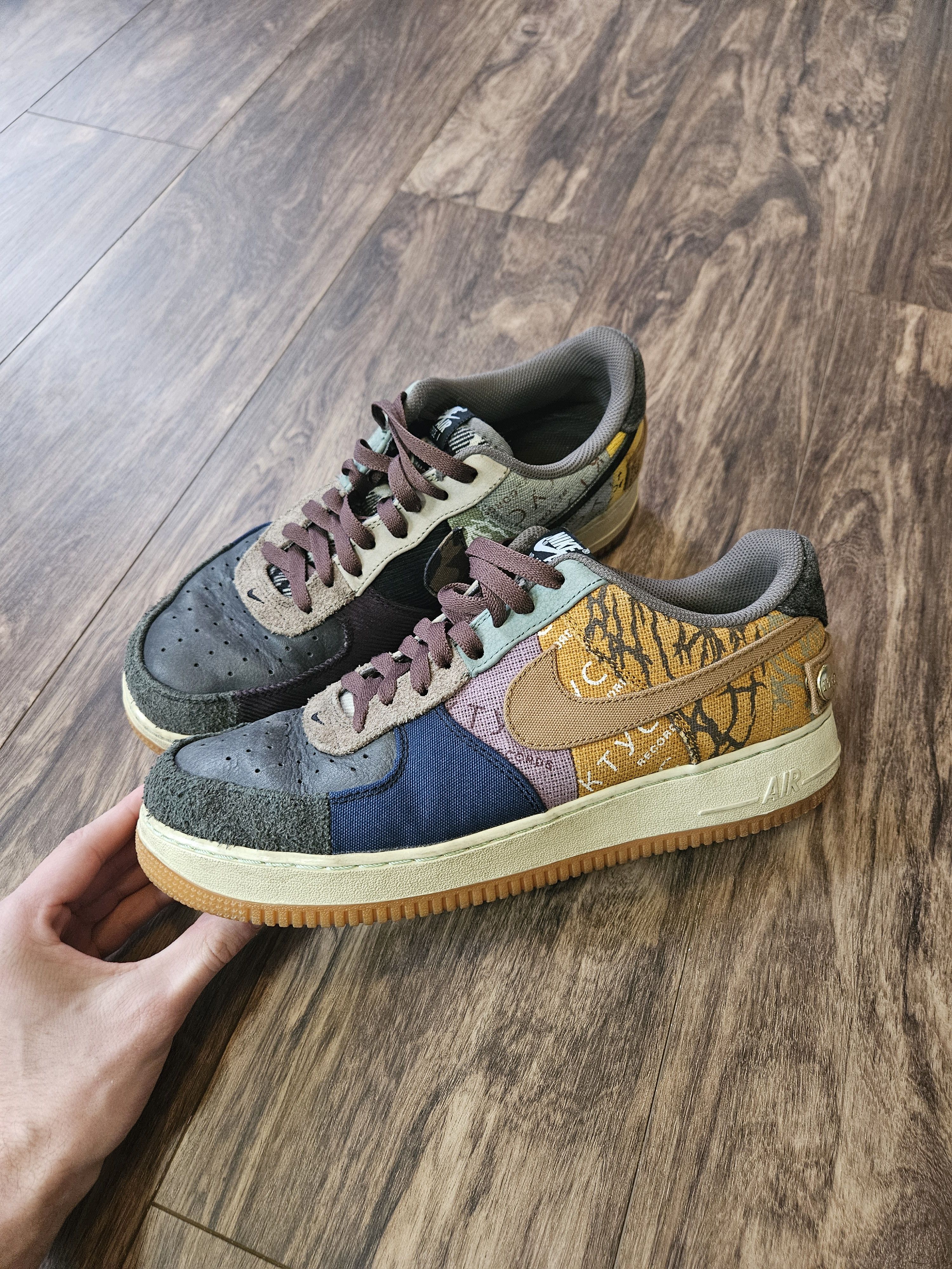 Nike × Travis Scott Travis Scott Cactus Jack Air Force 1 Low Size US 10.5 / EU 43-44 - 1 Thumbnail