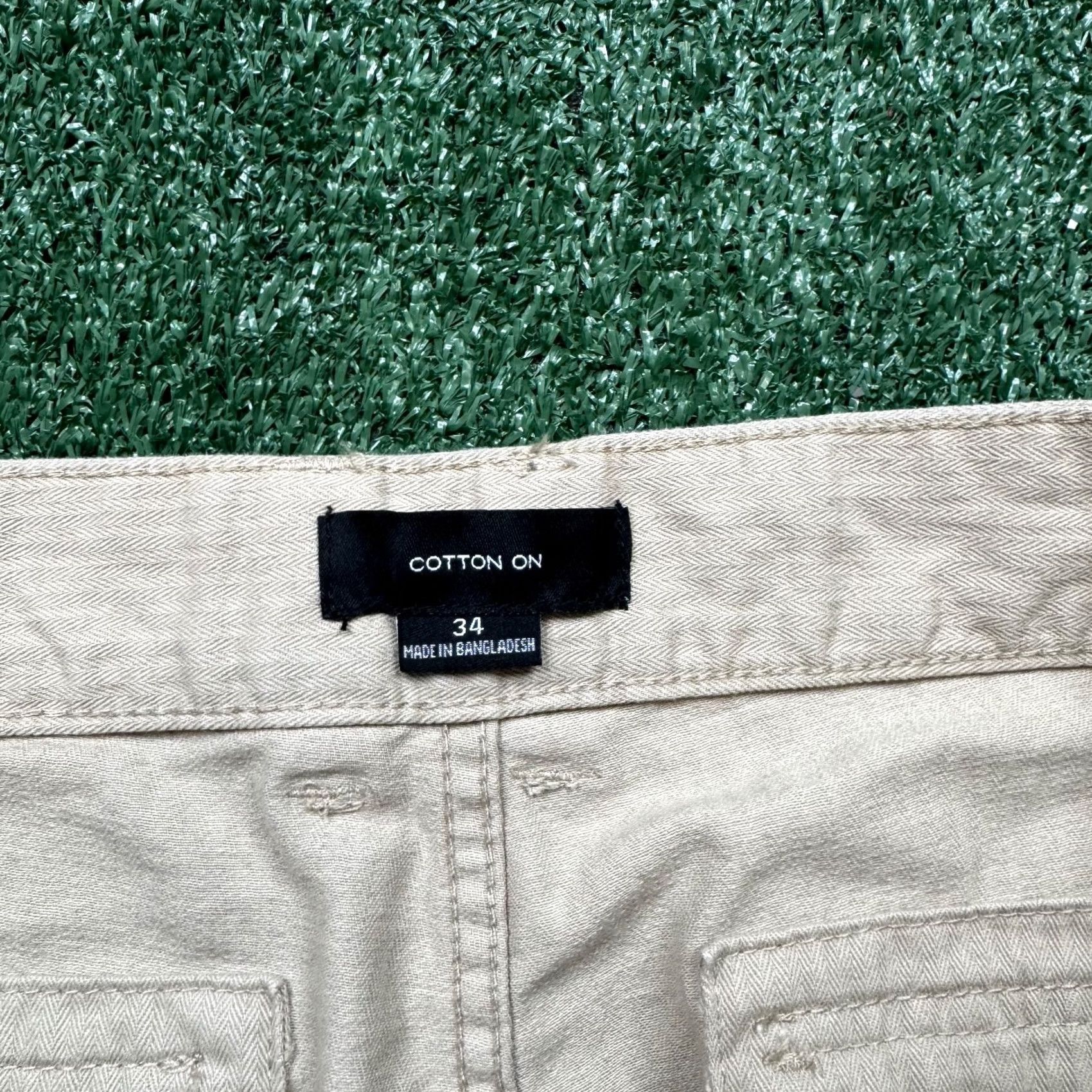 Cotton On Cotton On Cargo Pants Mens Size 34 x 28 Brown Vintage? No—34 Tag, 36 Fit Cargo Pocket Cotton On Pants Men Brown 28 Inseam Casual Spring Summer Fall Size US 34 / EU 50 - 6 Thumbnail