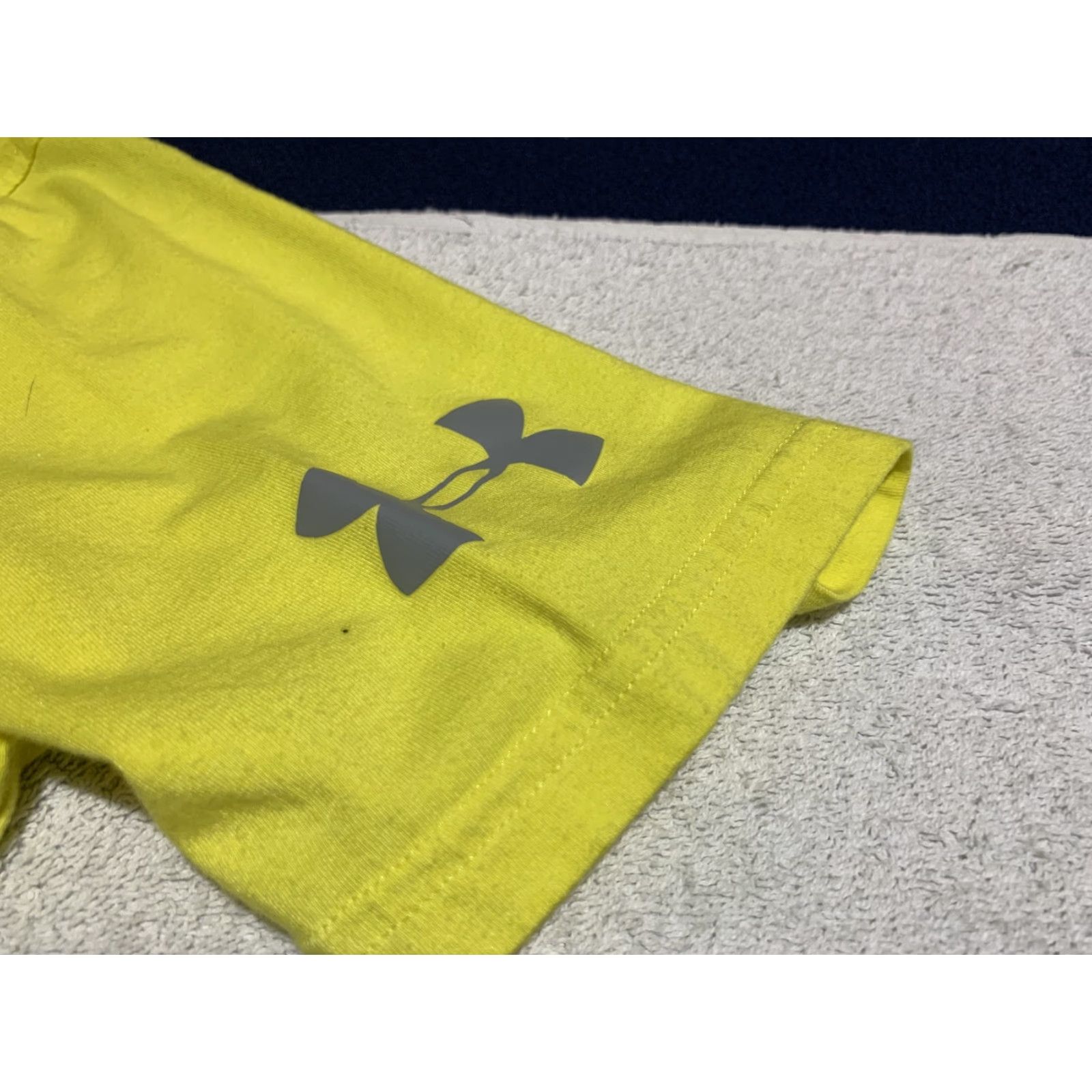 Under Armour VINTAGE Under Armour Charged T-Shirt Men's Small Cotton Yellow Regular Active Sports Size US S / EU 44-46 / 1 - 4 Thumbnail