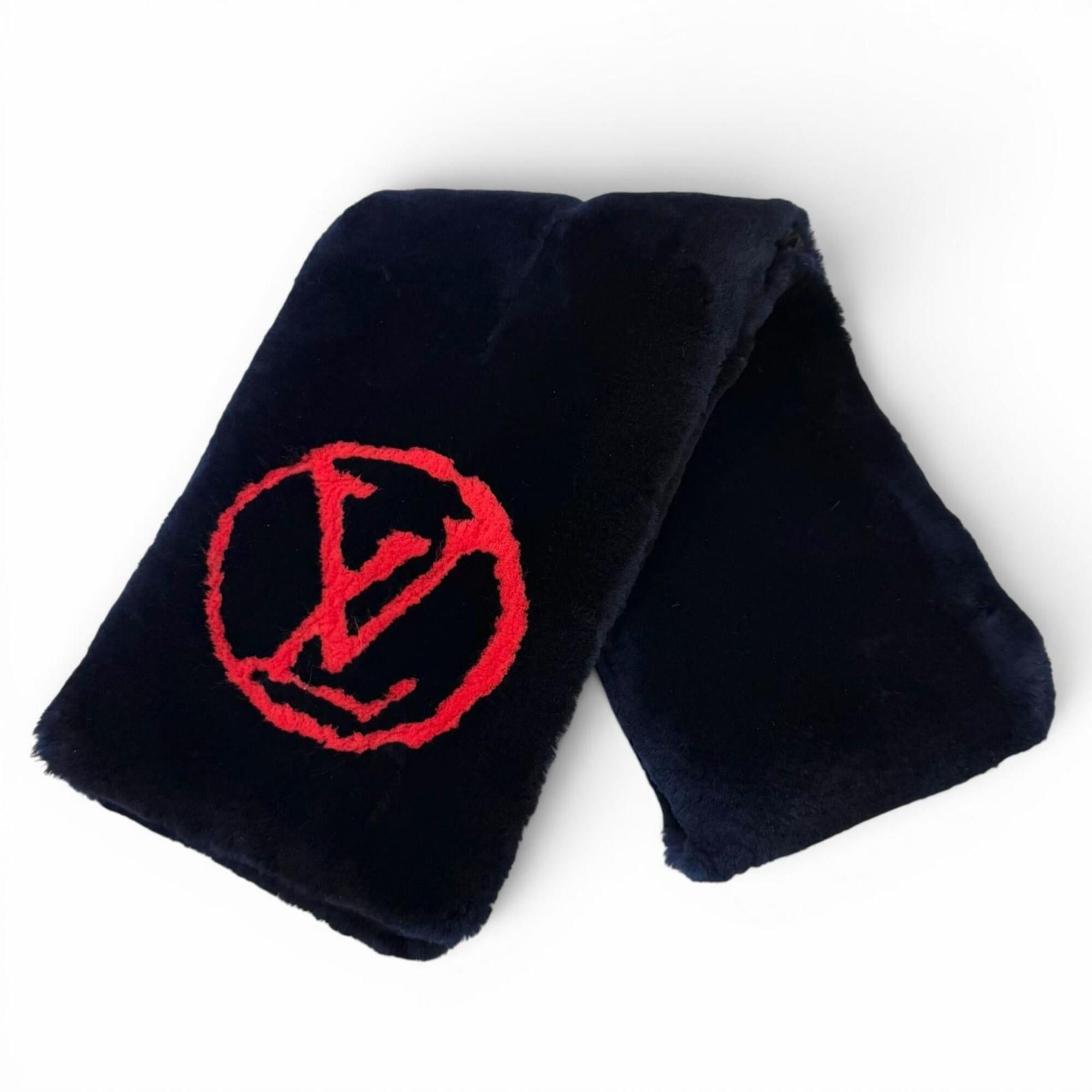 Louis Vuitton LOUIS VUITTON M73024 Beaver Silk Echarpe Shirring Darling Scarf, Navy Red, Made in Italy, Authentic, Women's, with Box and Dust Bag. Size ONE SIZE - 1 Thumbnail