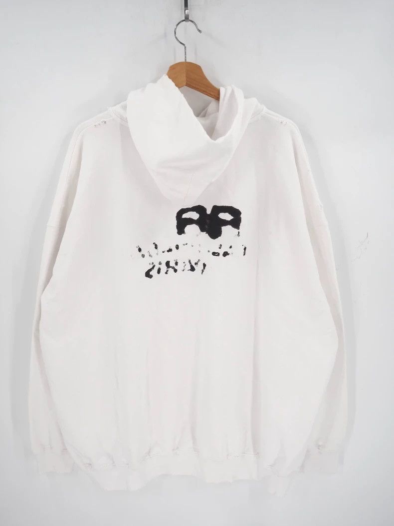 Balenciaga Balenciaga White Destruction Graffiti Logo Hoodie Size US M / EU 48-50 / 2 - 3 Thumbnail