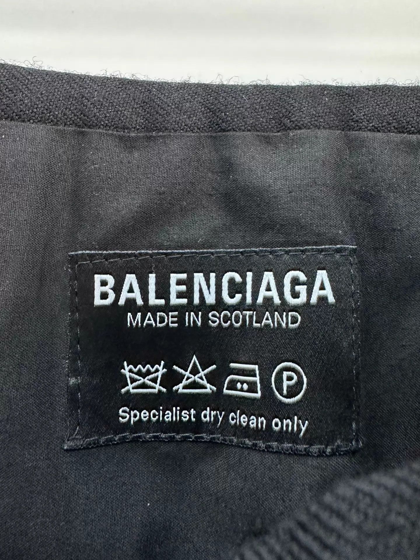 Balenciaga Balenciaga 20FW Irregular Wool Pleat Skirt Unisex 44 Size 30" / US 8 / IT 44 - 4 Thumbnail