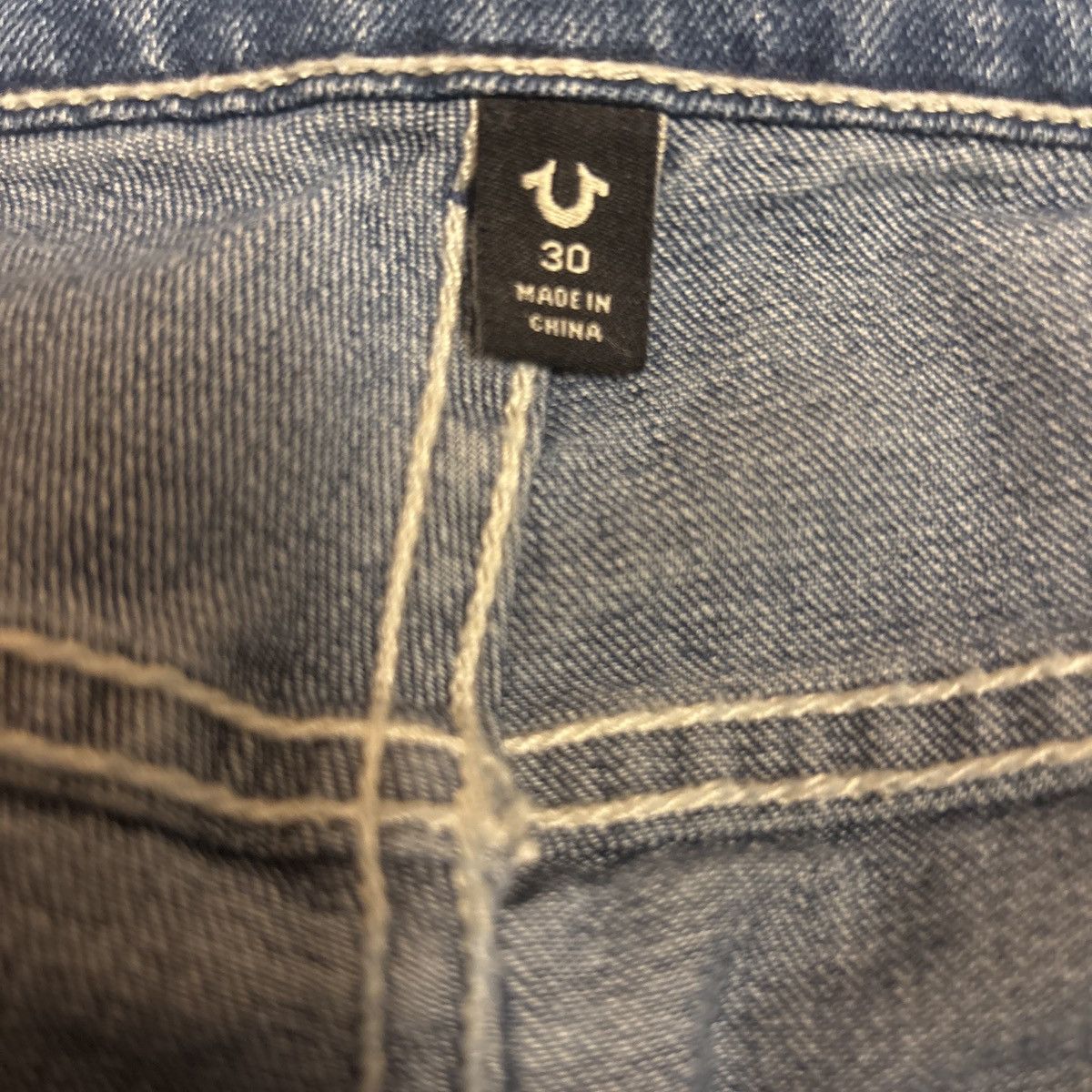 True Religion True Religion light wash denim jeans with a relaxed fit Size US 30 / EU 46 - 3 Thumbnail