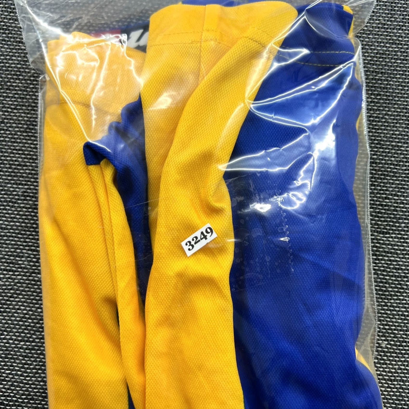 Vintage Vintage LOTTO Football Jersey Mens Large Long Sleeves Yellow Blue Size US L / EU 52-54 / 3 - 2 Thumbnail