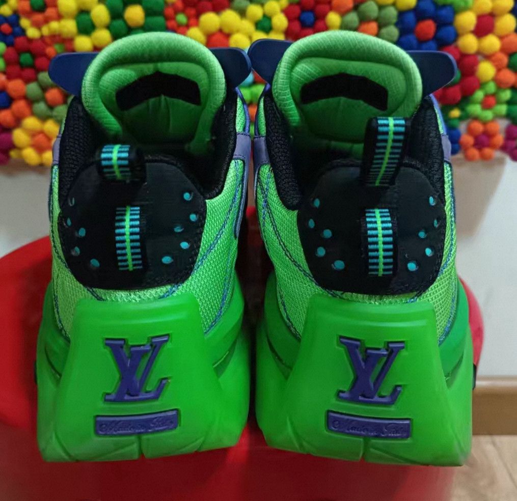 Louis Vuitton Louis Vuitton Futuristic Casual Sneakers for Men -2508 Size US 6 / IT 36 - 12 Thumbnail