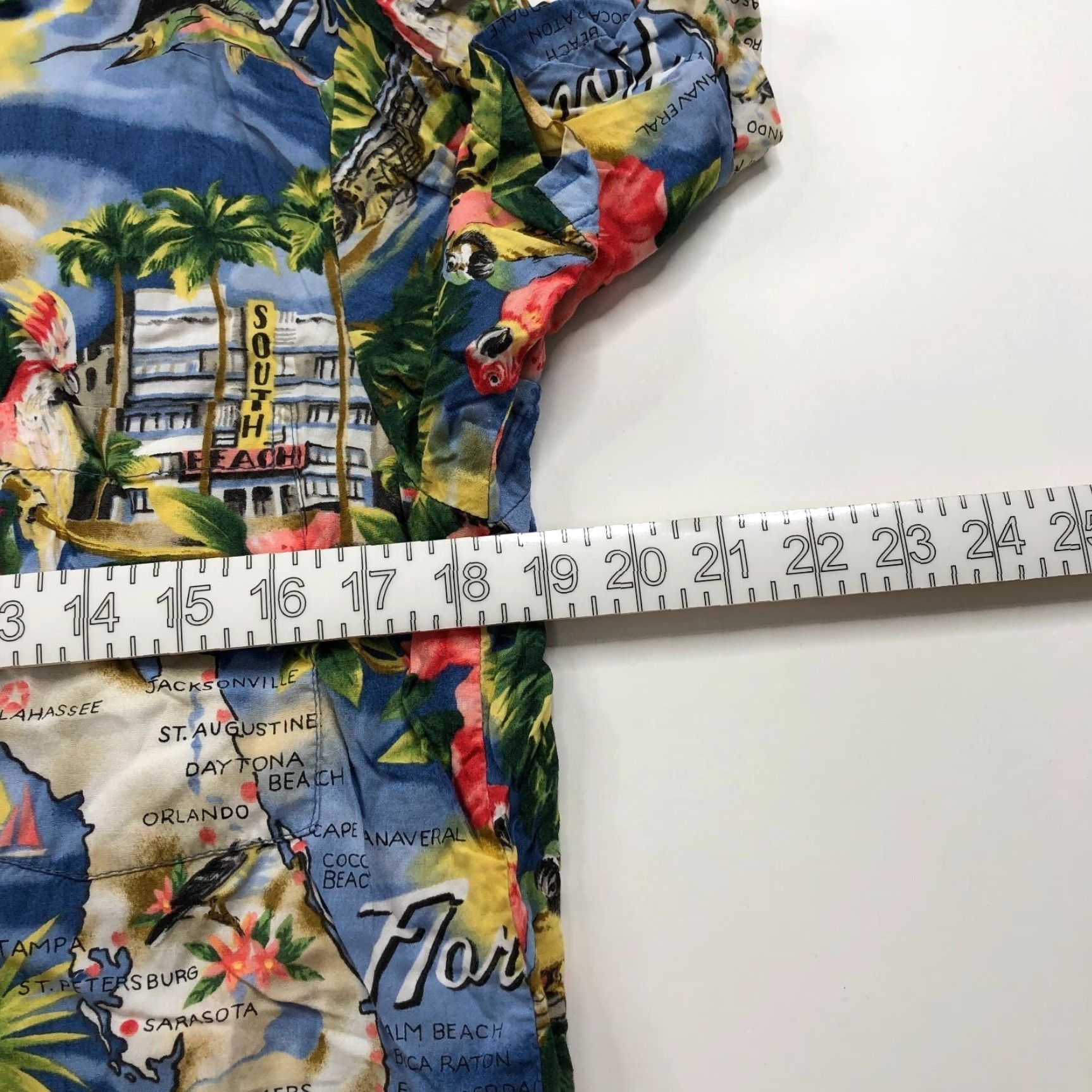 Paradise Found Paradise Found Small Button Short Sleeve Collared Hawaiian Floral Shirt Rayon Size US S / EU 44-46 / 1 - 5 Thumbnail