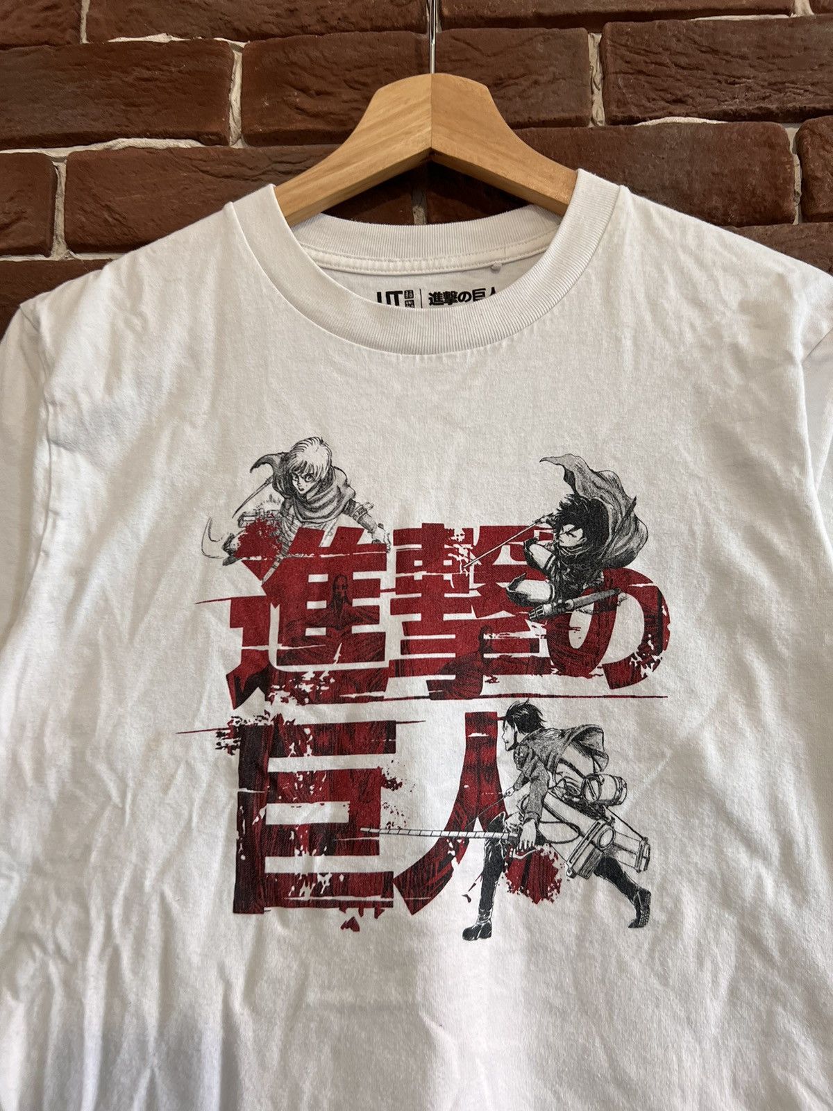 Cartoon Network × Uniqlo Rare Anime Attack On Titan Levi X Uniqlo Tshirt Art Movie S Size US S / EU 44-46 / 1 - 2 Thumbnail