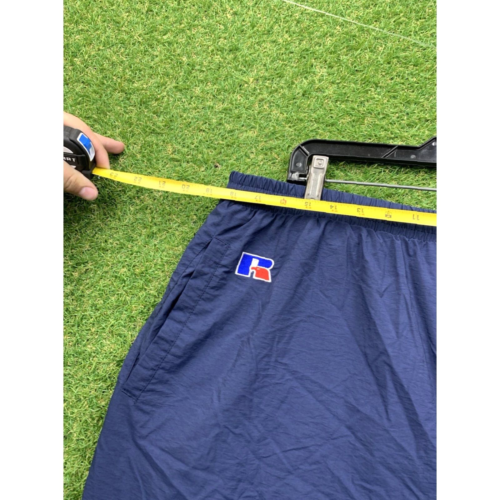 Russell Athletic VINTAGE Russell Athletic Sweatpants Womens 2XL Lined Windbreaker Sports Pants Blue 90s Athleisure Womens Shirts? Size 40" / US 18 - 6 Thumbnail