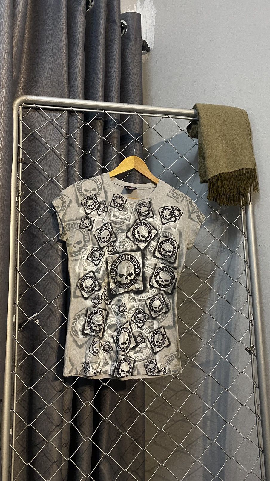 Harley Davidson × Vintage VINTAGE y2k HARLEY DAVIDSON OVP SKULL TSHIRT WOMEN GREY Size L / US 10 / IT 46 - 1 Thumbnail