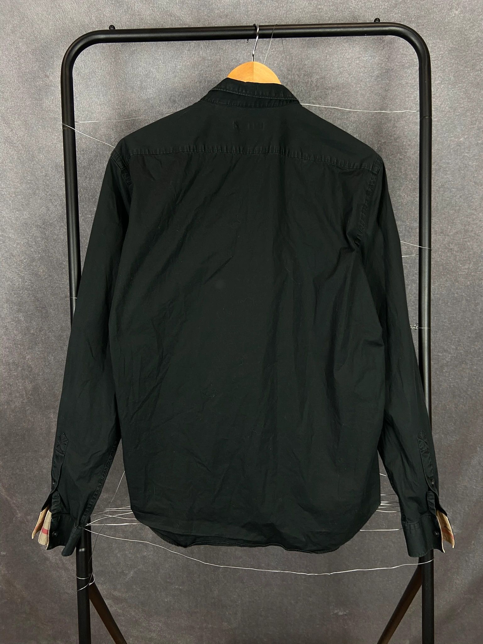 Burberry Burberry Black Button-Up Shirt L – Collar Detail Size US L / EU 52-54 / 3 - 5 Thumbnail