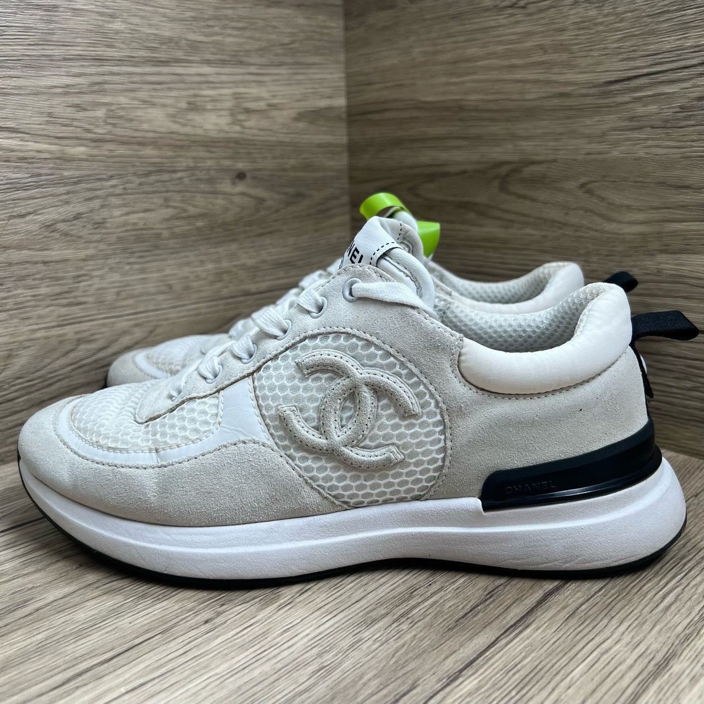 Chanel Chanel White Lowtop Sneakers us_8 Women Size US 8 / IT 38 - 1 Thumbnail