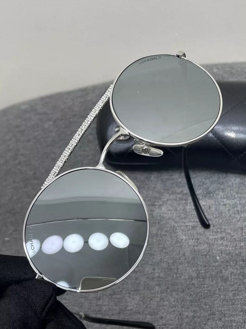 Chanel Chanel Sunglasses Size ONE SIZE - 2 Thumbnail