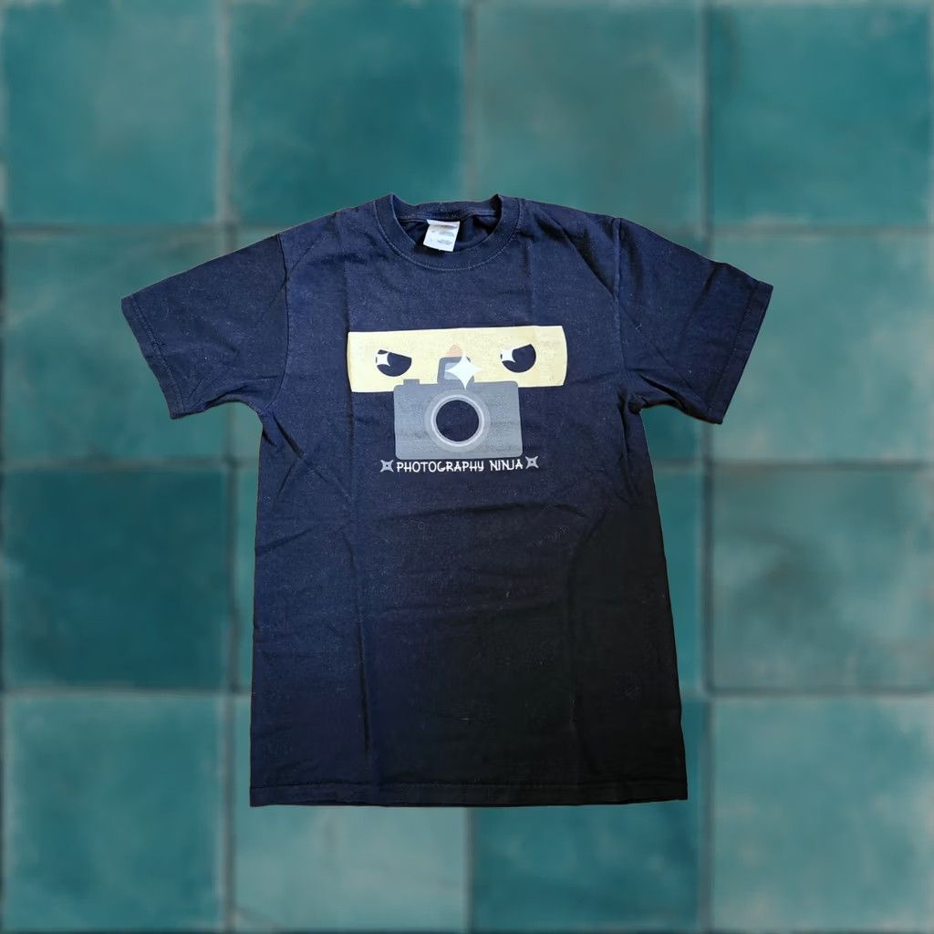 Vintage Cute Photography Ninja T-Shirt Men S Black Short Sleeve Crew Neck Funny Camera Cotton Solid 90s? Size US S / EU 44-46 / 1 - 1 Thumbnail