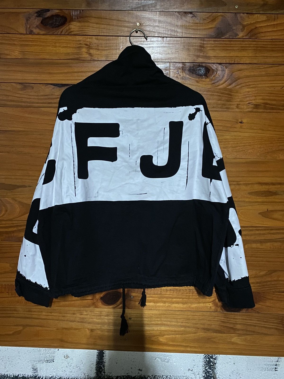CRYX Graphic Hooded Jacket Black White Streetwear Urbanstyle