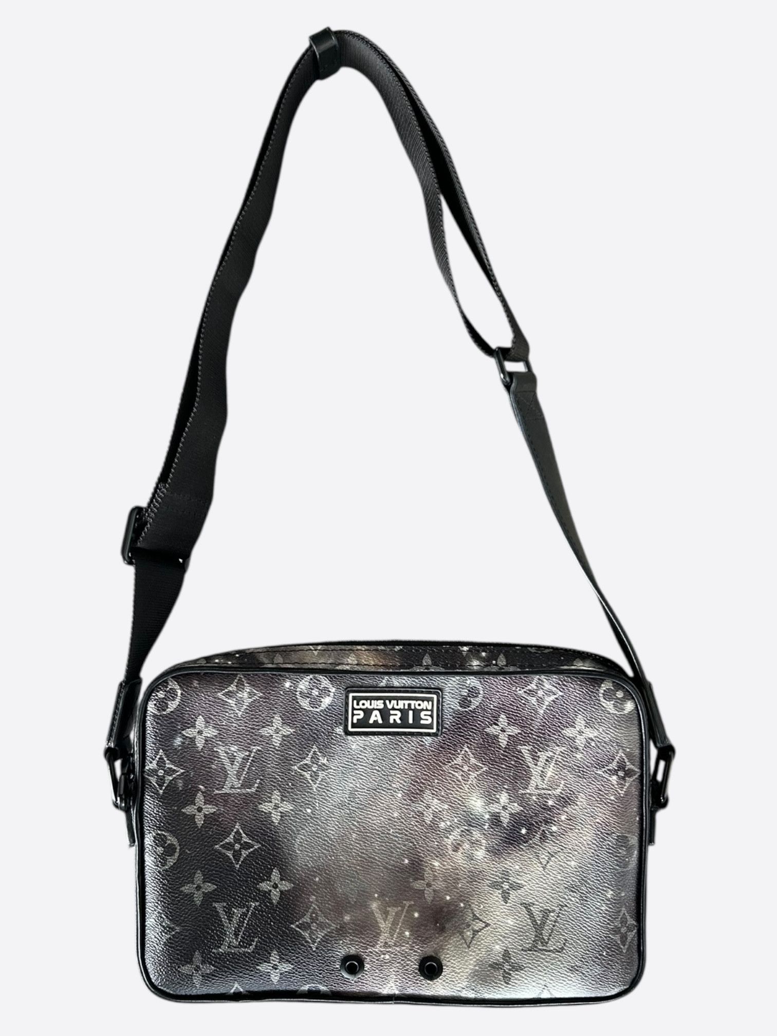 Louis Vuitton Louis Vuitton Black Galaxy Alpha Messenger Bag Size ONE SIZE - 2 Thumbnail