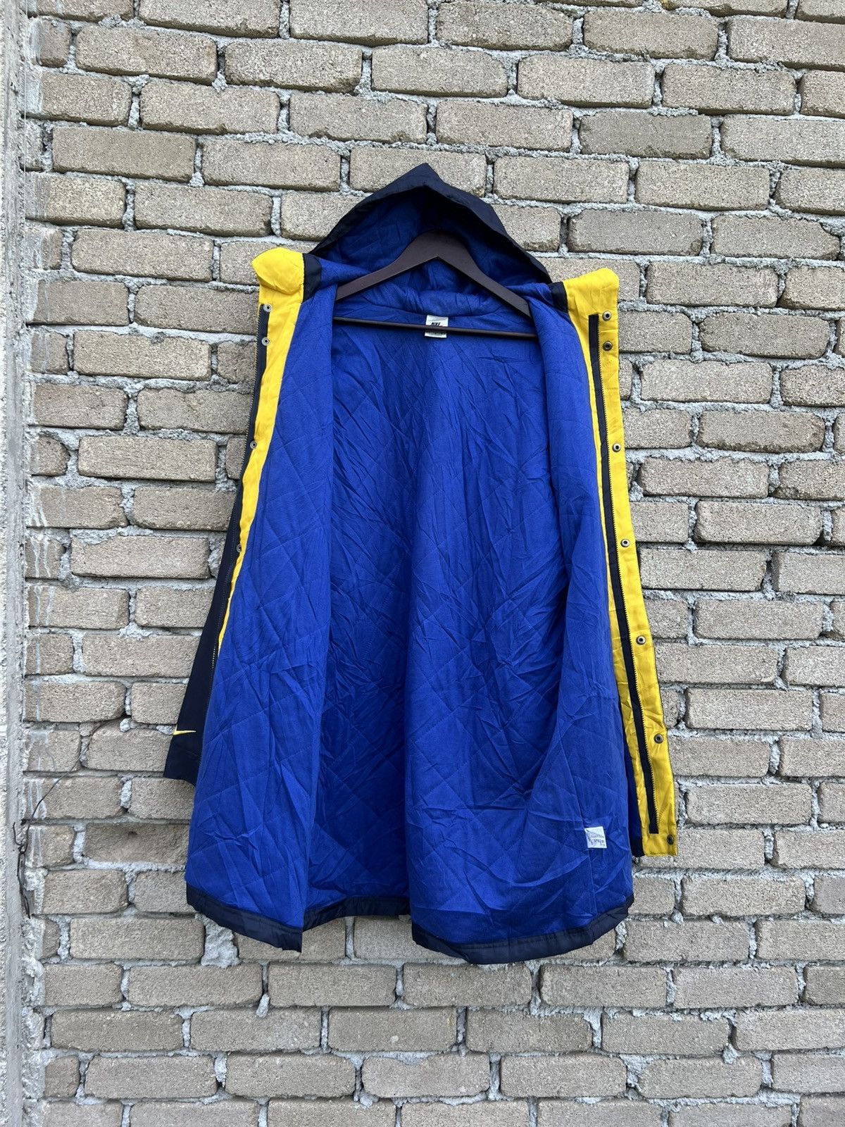 Nike Nike Swoosh Long Coach Jacket Size US L / EU 52-54 / 3 - 9 Thumbnail