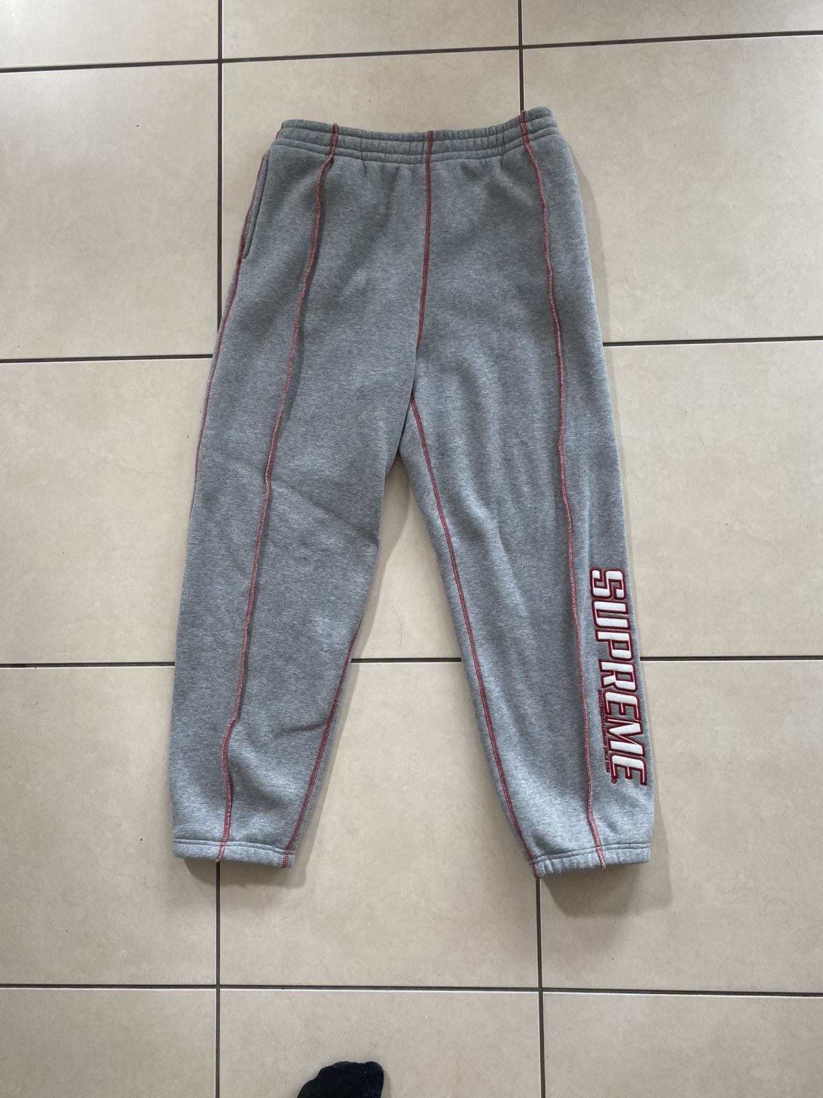 Supreme Supreme Coverstitch Tracksuit - Sweatpants - XL Supreme Supreme Coverstitch Tracksuit - Sweatpants - XL