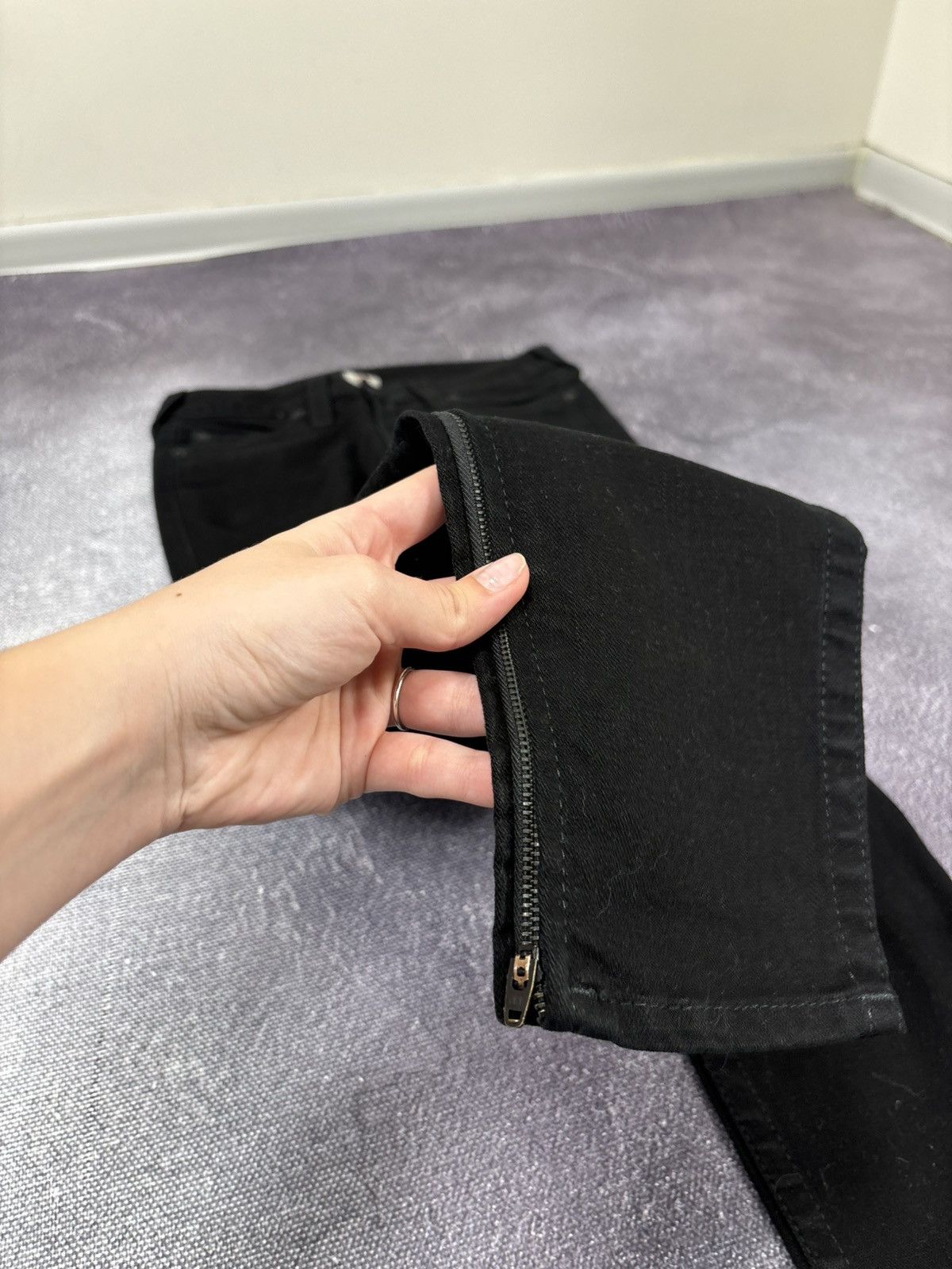 True Religion Vintage True Religion Y2K Women’s Ripped Black Skinny Jeans Size 27" / US 4 / IT 40 - 4 Thumbnail