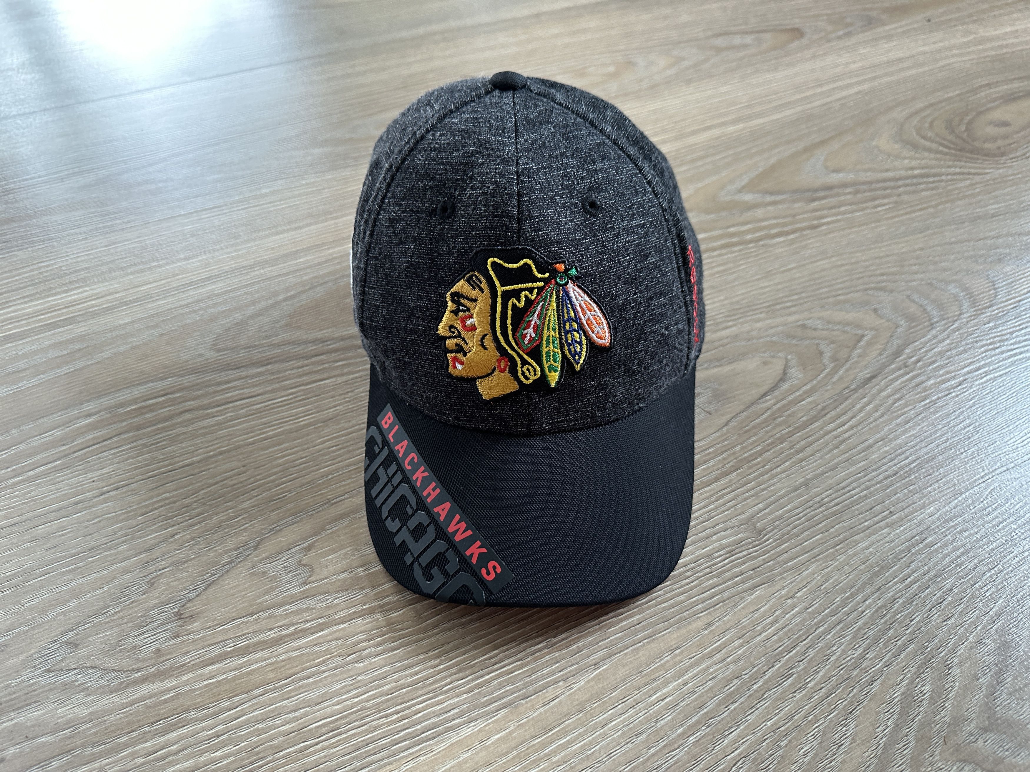 NHL × Reebok Reebok Chicago Blackhawks Stenley Cup Playoffs Cap Size ONE SIZE - 3 Thumbnail