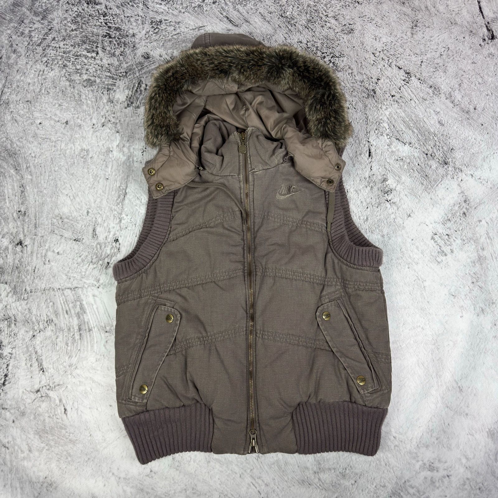 Nike Nike Women's Faux Fur Swoosh Spellout Full Zip Hooded Vest M Size M / US 6-8 / IT 42-44 - 1 Thumbnail