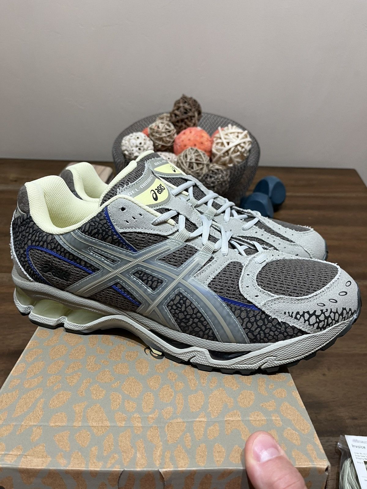 Asics Asics x Eighteen East Nimbus 10.1 SZ 12 Size US 12 / EU 45 - 1 Thumbnail