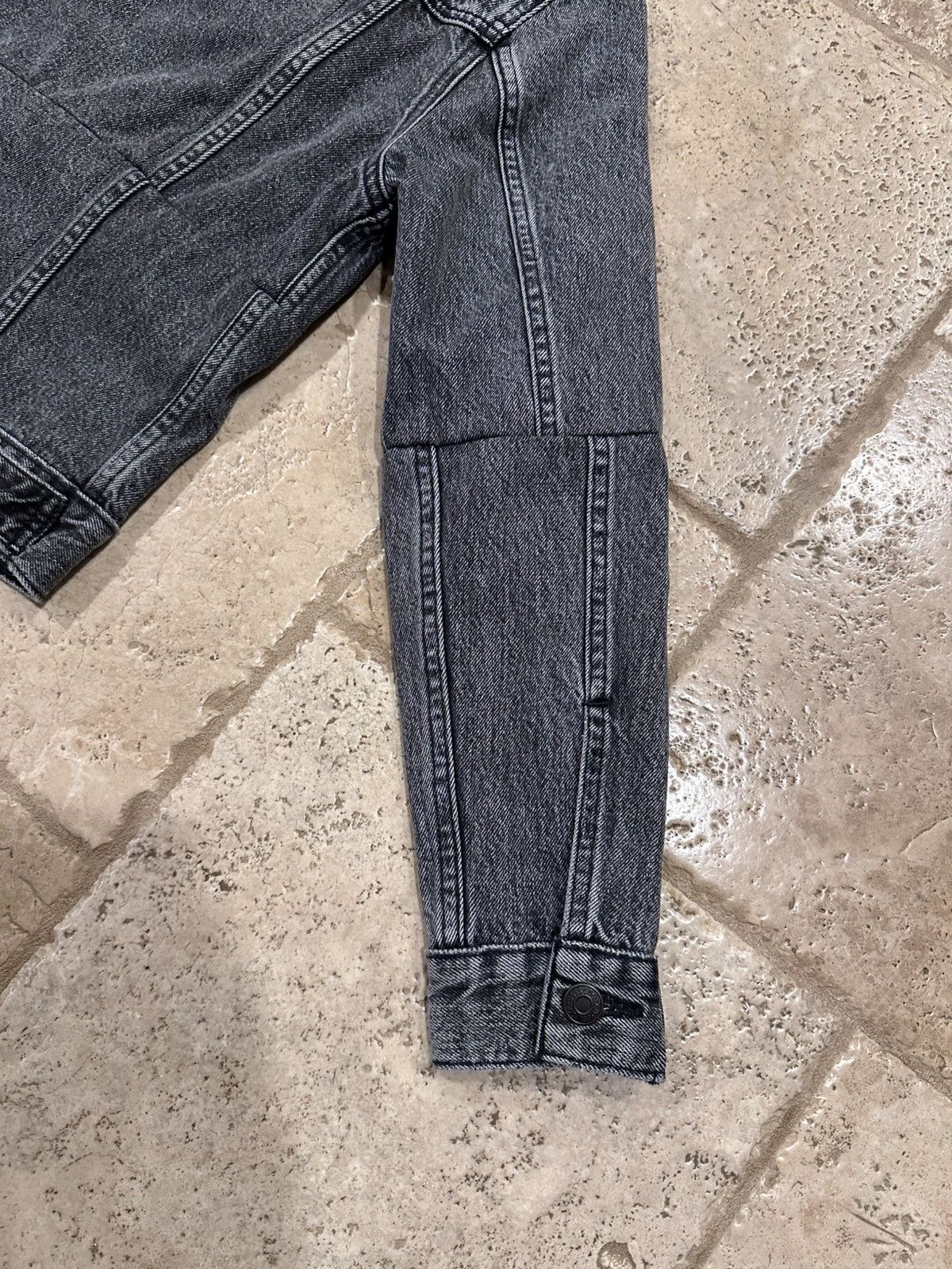 Levi's × Vetements Vetements x Levi’s SS18 Reconstructed Denim Black Jacket Size XS / US 0-2 / IT 36-38 - 11 Thumbnail