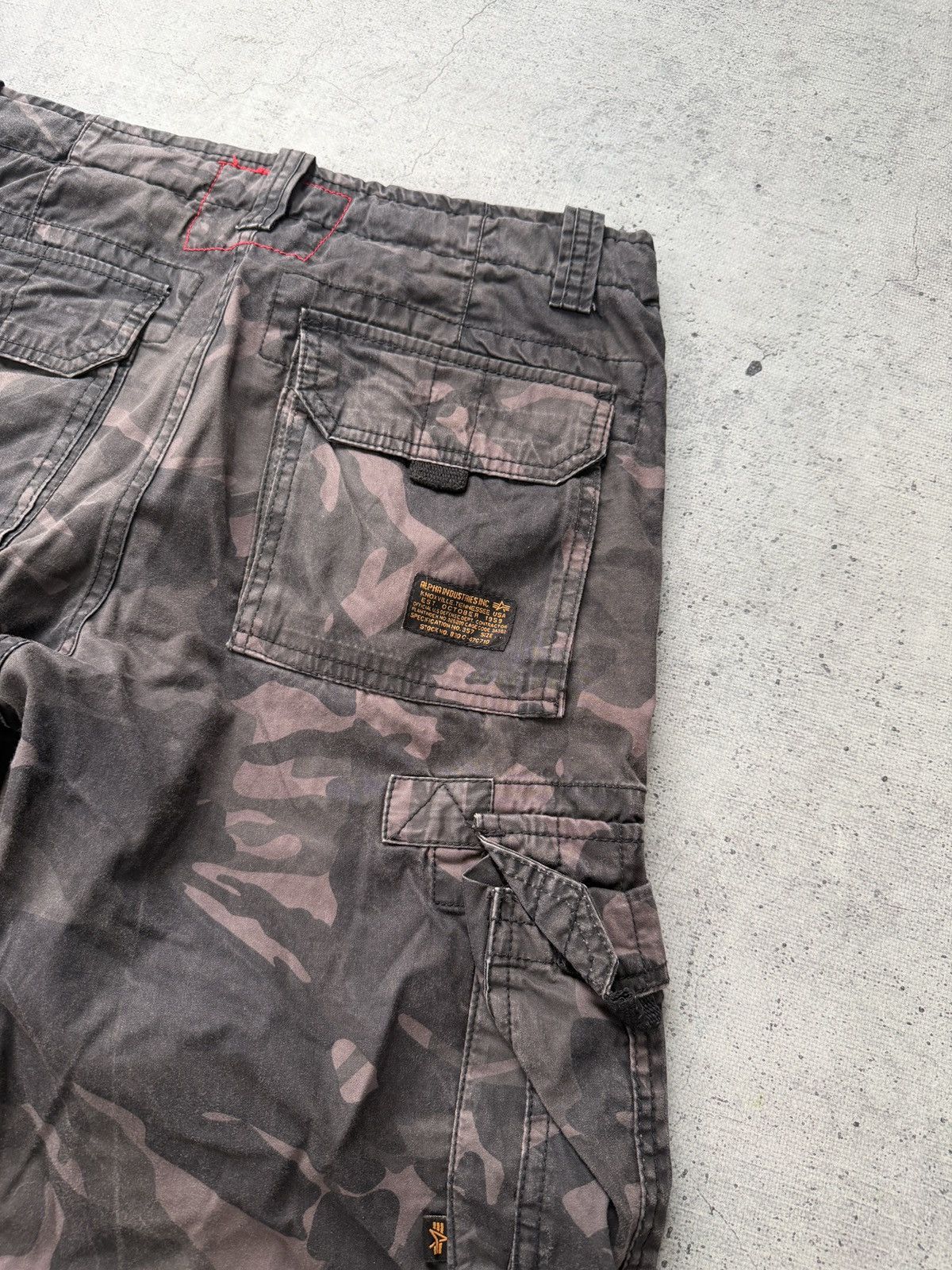 Alpha Industries 📌Vintage Alpha Industries shorts cargo men’s Y2K carhartt Size US 32 / EU 48 - 9 Thumbnail