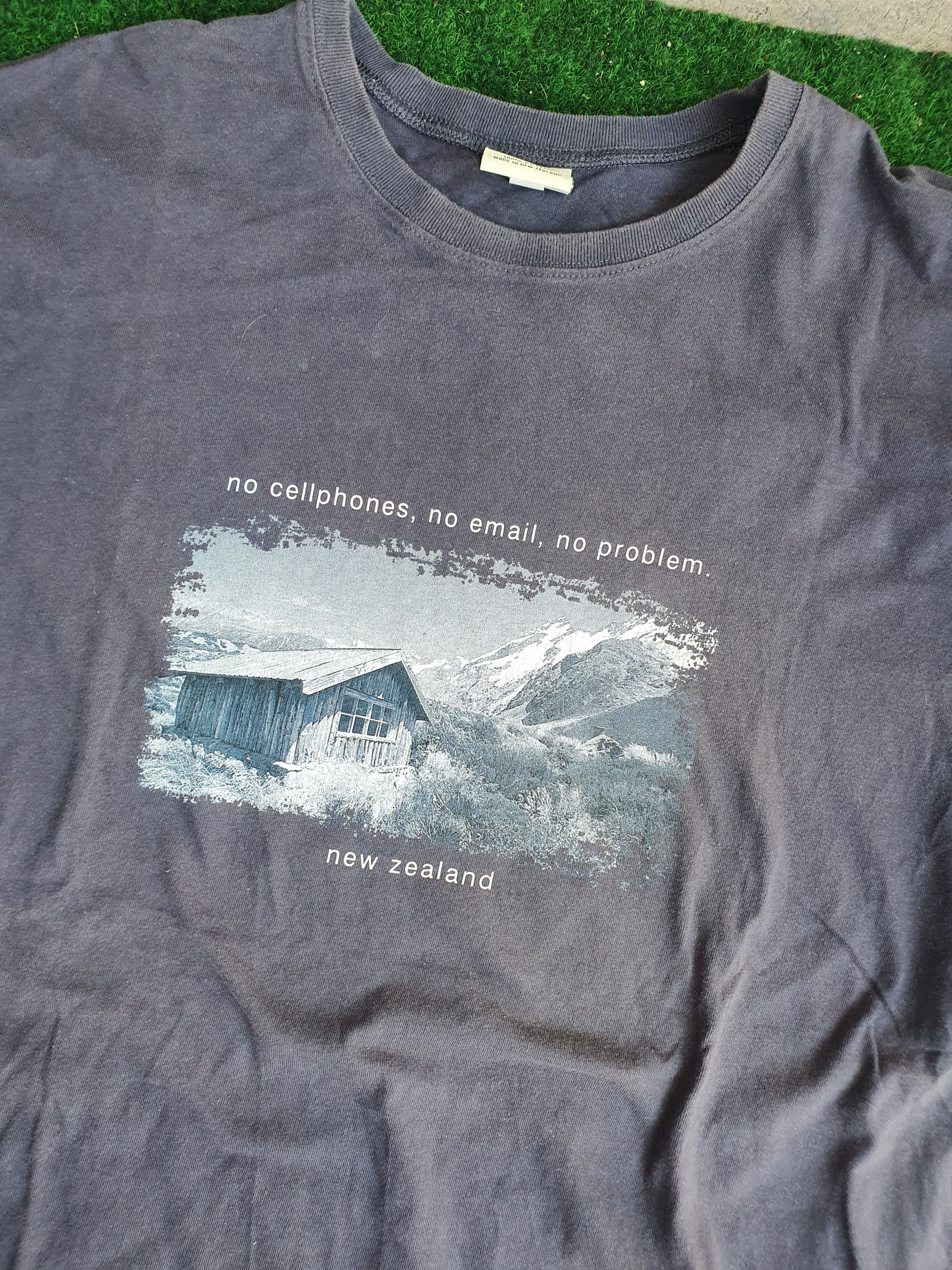 Vintage No Cellphones,No Emails,No Problem Made in NZ Vtg tee XL Size US XL / EU 56 / 4 - 4 Thumbnail