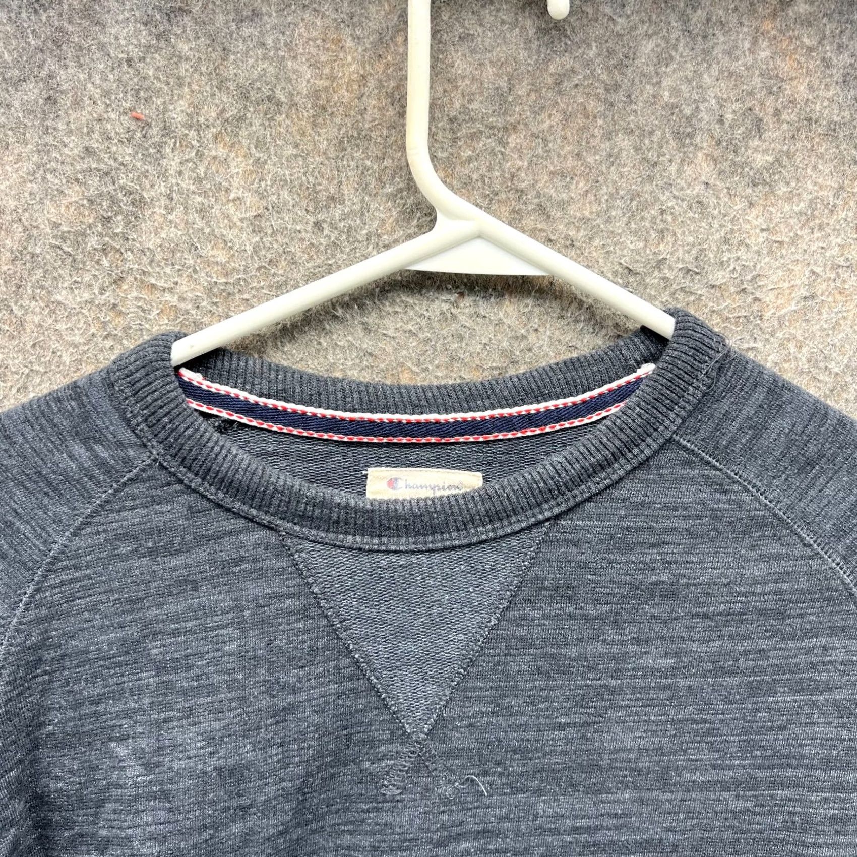 Champion VINTAGE Champion Sweatshirt Men Small Heather Grey Crewneck Long Fleece Pullover Size US S / EU 44-46 / 1 - 6 Thumbnail
