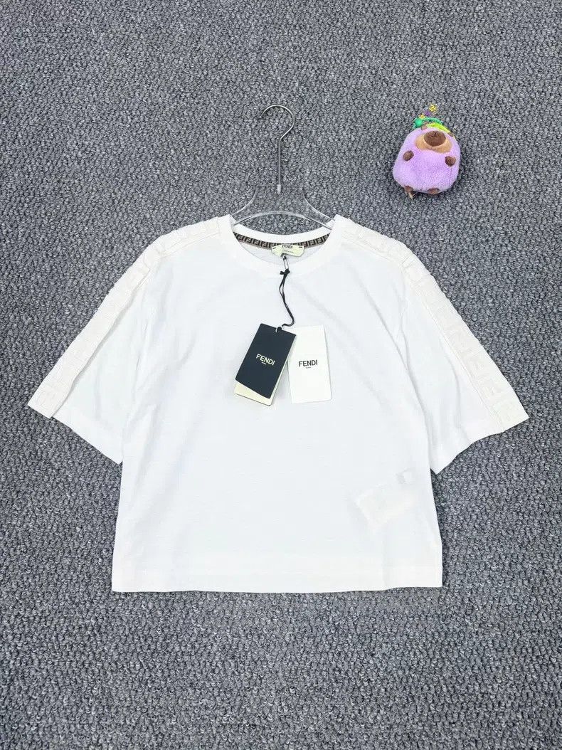 Fendi Fendi White Arm Logo Short Sleeve Size XS / US 0-2 / IT 36-38 - 1 Thumbnail