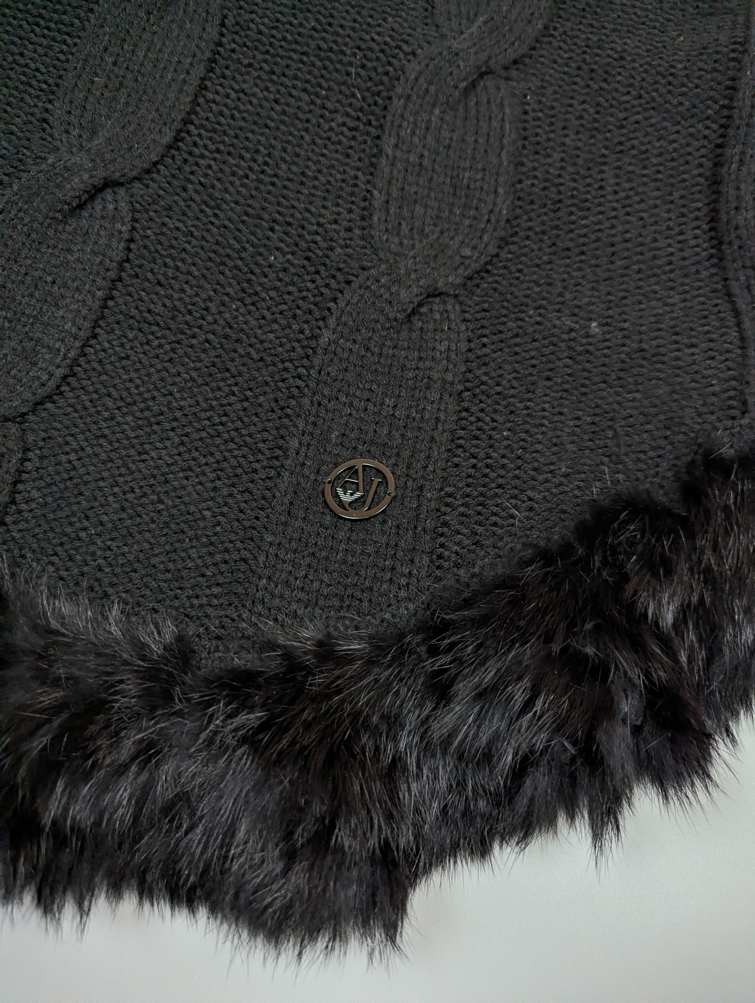 Giorgio Armani Armani Jeans Knitted Poncho Black Faux Fur Trim Bolero Size M / US 6-8 / IT 42-44 - 3 Thumbnail