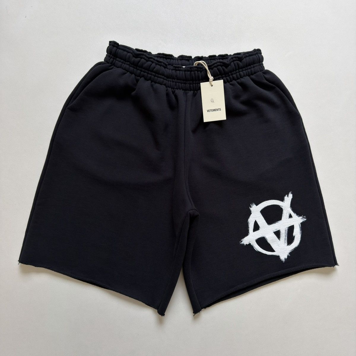 Vetements ‘Anarchy’ Print Black Raw Hem Shorts Size US 32 / EU 48 - 1 Thumbnail