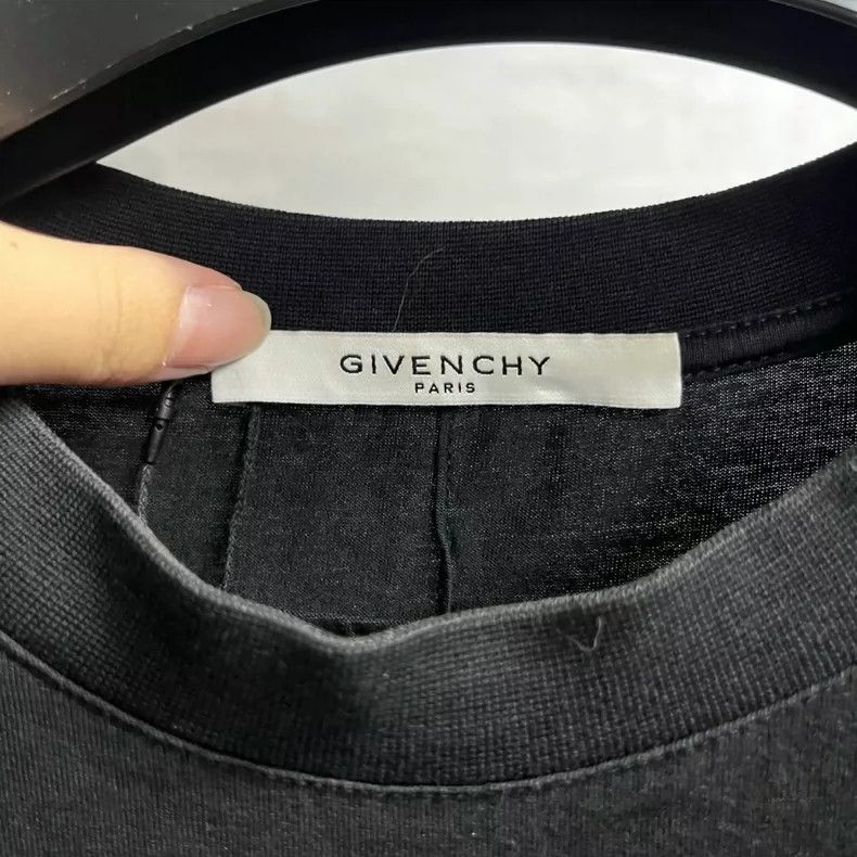 Givenchy Givenchy Classic black round-neck short-sleeved T-shirt wi Size US M / EU 48-50 / 2 - 3 Thumbnail