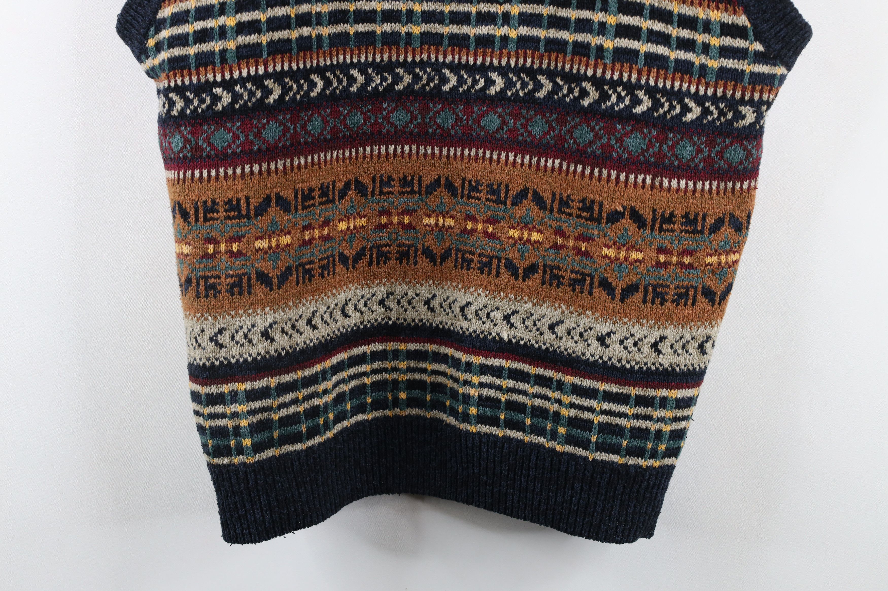 Vintage Vintage 90s Streetwear Knit Rainbow Fair Isle Sweater Vest Size US L / EU 52-54 / 3 - 3 Thumbnail