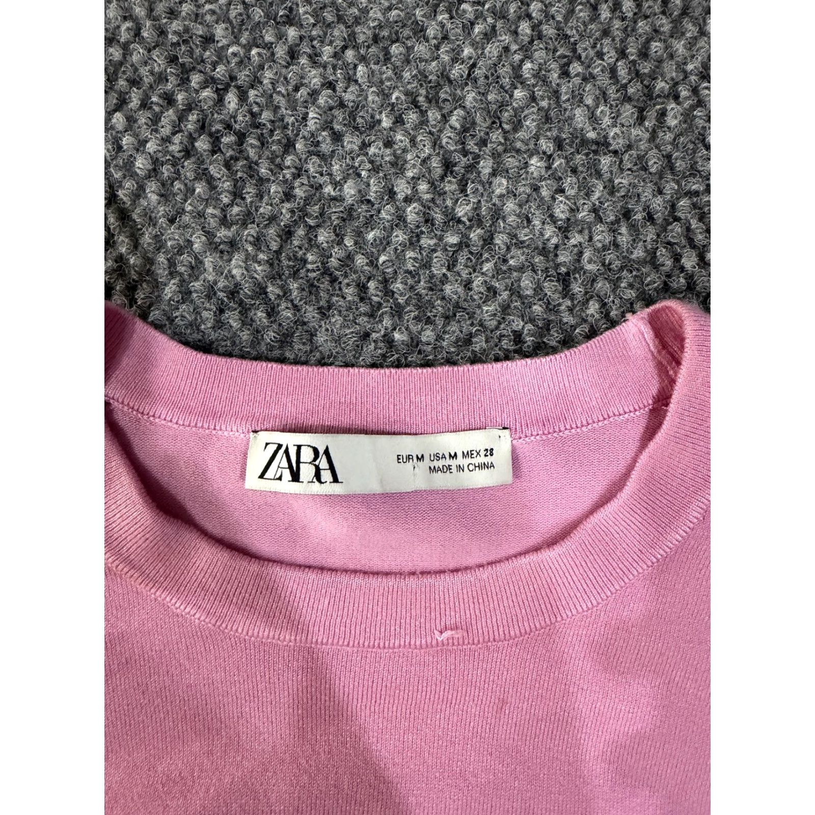 Zara Zara Sweater Womens Medium Pink Crewneck Gold Button Cuff Pullover Knit Size M / US 6-8 / IT 42-44 - 4 Thumbnail