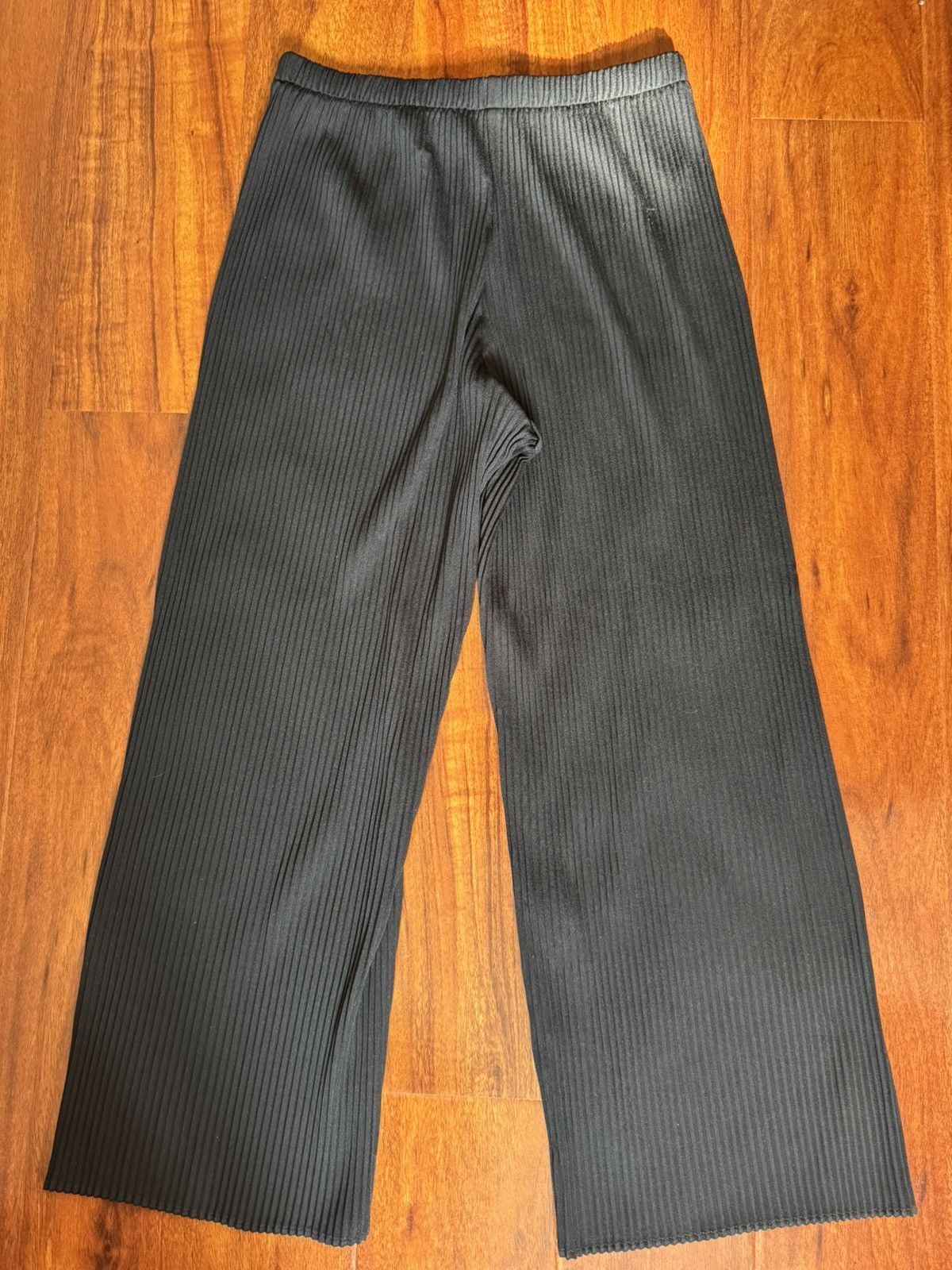 Homme Plisse Issey Miyake UNIQLO WOMENS PLEATED PANTS Size 28" / US 6 / IT 42 - 2 Thumbnail
