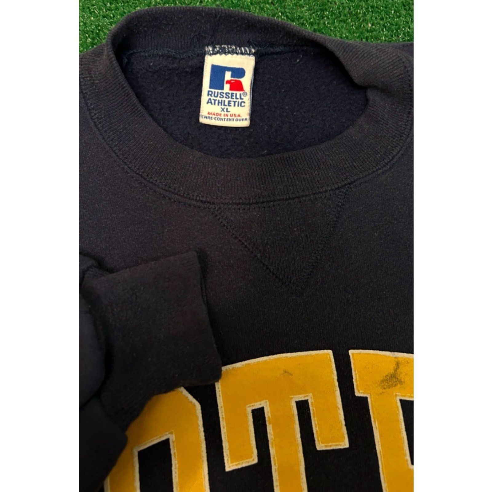 Vintage VINTAGE Notre Dame Fighting Irish Russell Crewneck Sweatshirt XL USA Blue 80s 90s Mens Crew Neck Pullover Size US XL / EU 56 / 4 - 2 Thumbnail