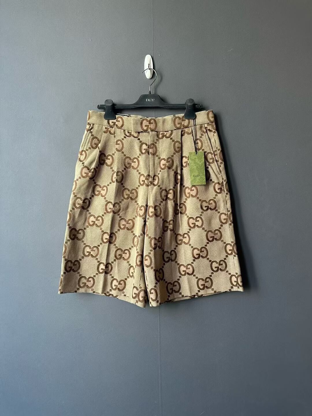 Gucci gucci brown logo print shorts Size US 28 / EU 44 - 1 Thumbnail