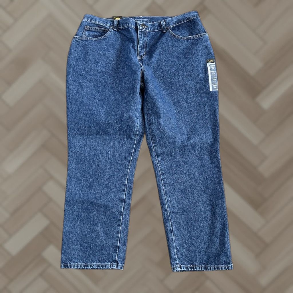 Lee NWT Lee Livia Denim Jeans Relaxed Fit Straight Size 16 Wide Petite Blue Women Jeans Solid 16 Petite Size 38" / US 16 / IT 52 - 1 Thumbnail