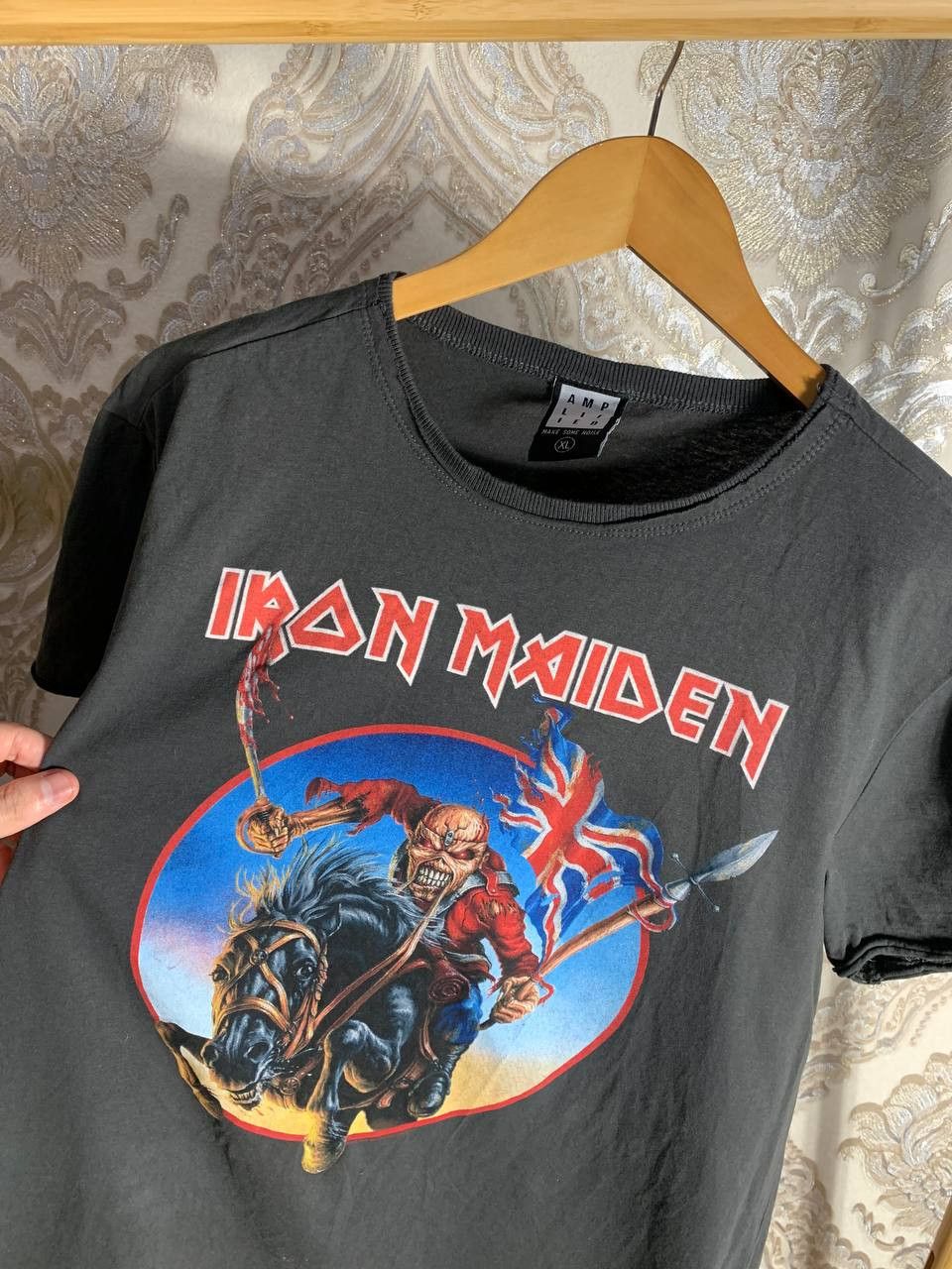 Band Tees Vintage Iron Maiden Monster Rock T-shirt Metal Punk Y2K 90s Size US XL / EU 56 / 4 - 2 Thumbnail