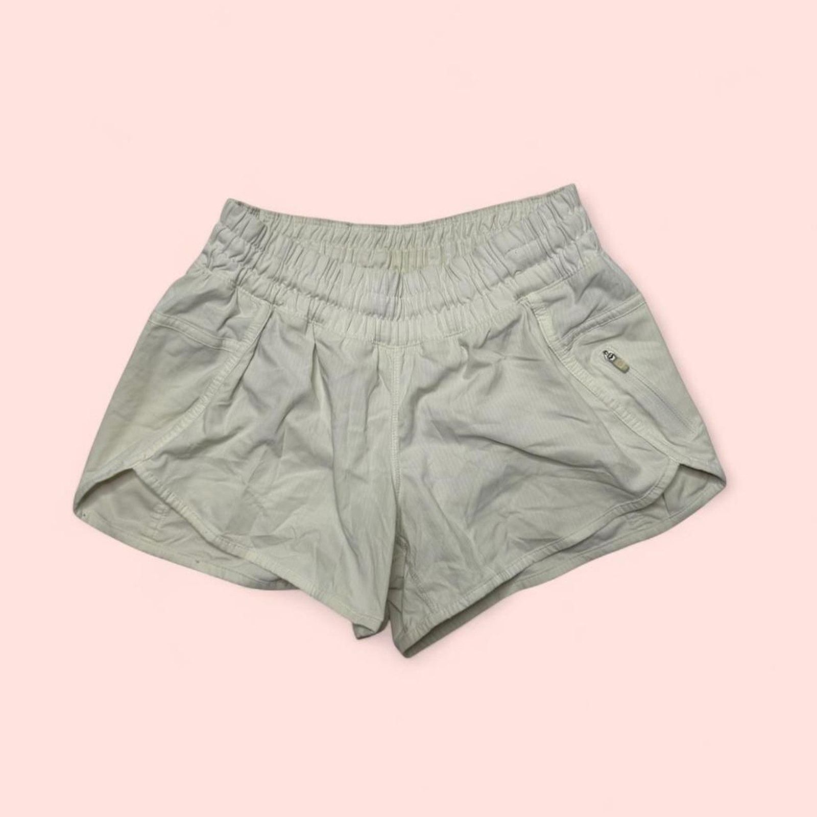 Lululemon Lululemon White Shorts Size 4 Size 27" / US 4 / IT 40 - 1 Thumbnail