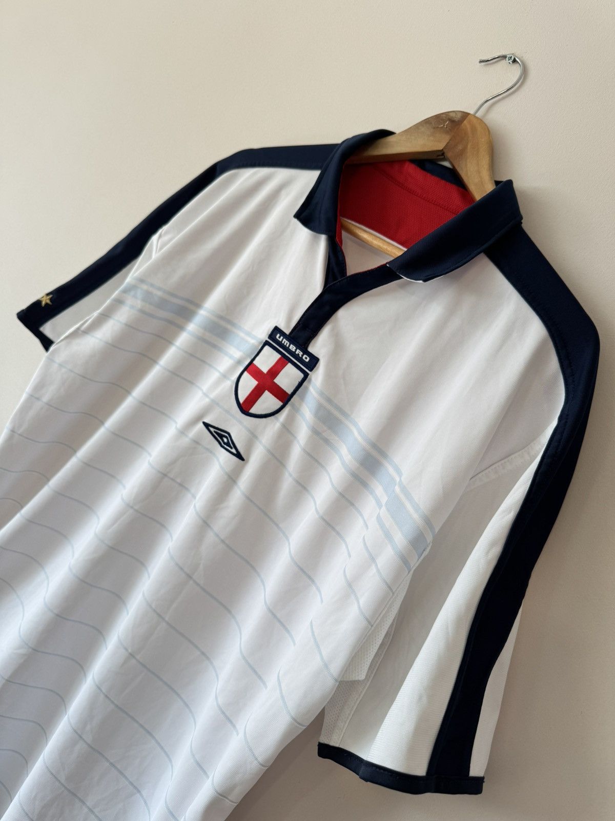 Umbro Vintage England 2004-2005 Home Soccer Jersey Football Shirt Size US XL / EU 56 / 4 - 8 Thumbnail