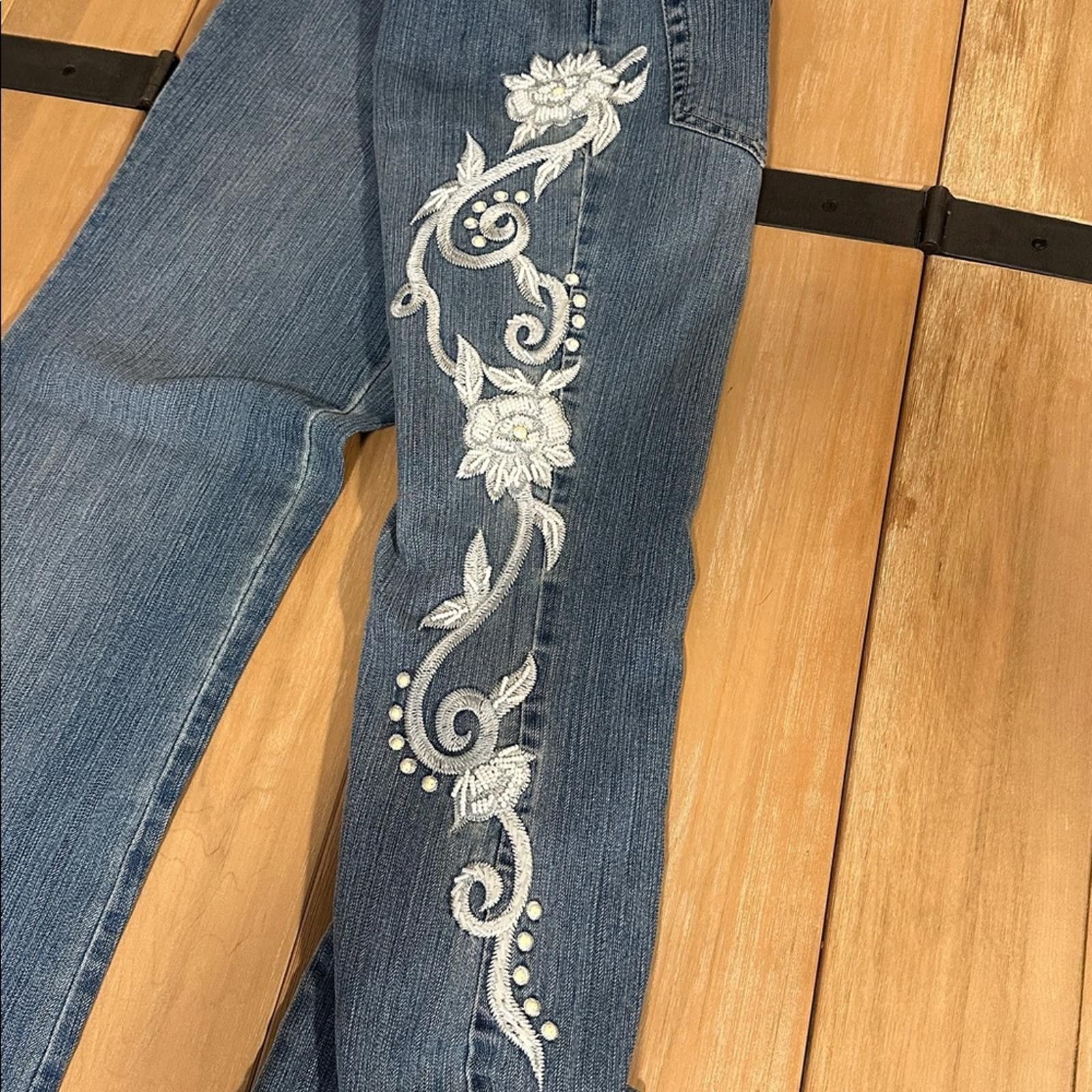 Other Boston Proper size 4 Blue Flare Jeans with White Embroidery Size 27" / US 4 / IT 40 - 2 Thumbnail