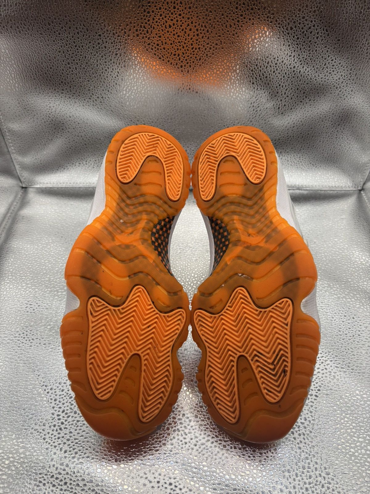 Jordan Brand Air Jordan 11 low citrus Size US 10 / IT 40 - 3 Thumbnail