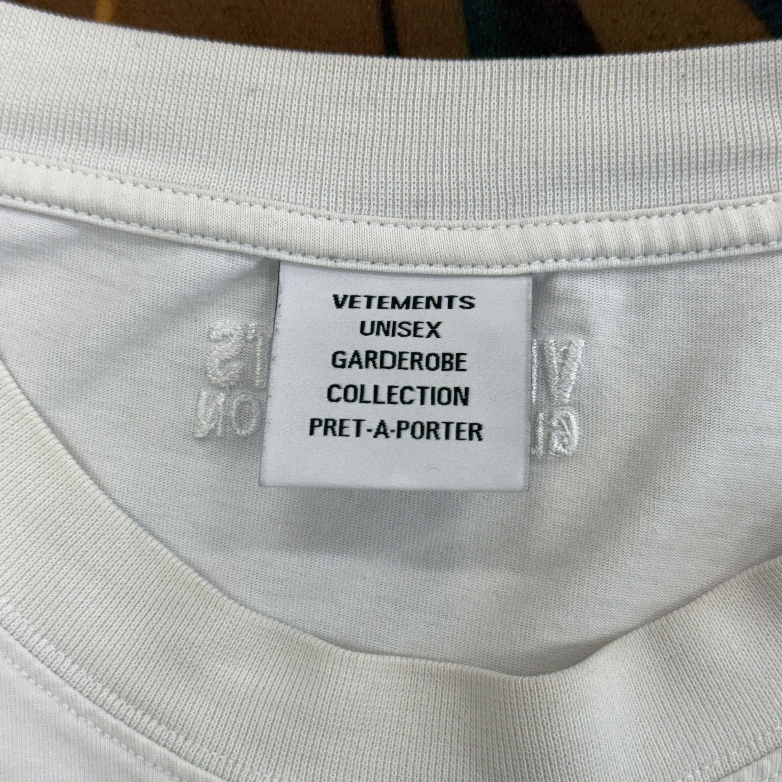 Vetements Vetements Think Globally Logo T-Shirt White XL Size US XL / EU 56 / 4 - 2 Thumbnail