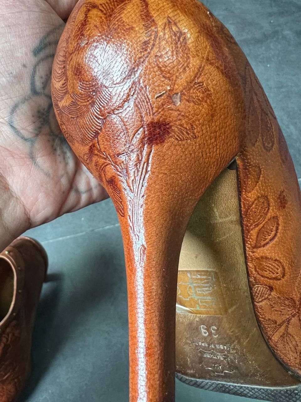 Diesel Vintage Diesel leather flowers heels Size US 9 / IT 39 - 9 Thumbnail