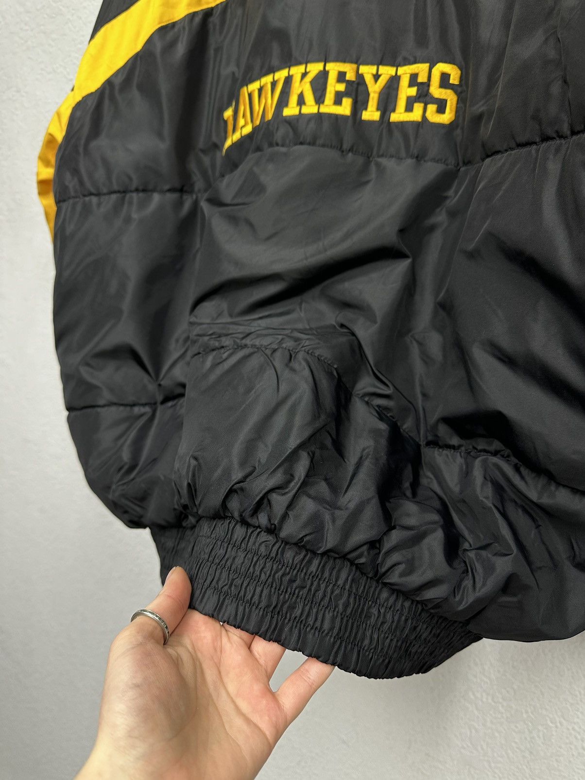 Nike VTG lowa Hawkeyes Logo Mens Full Zip Hooded Jacket 90s NCAA Size US XL / EU 56 / 4 - 12 Thumbnail