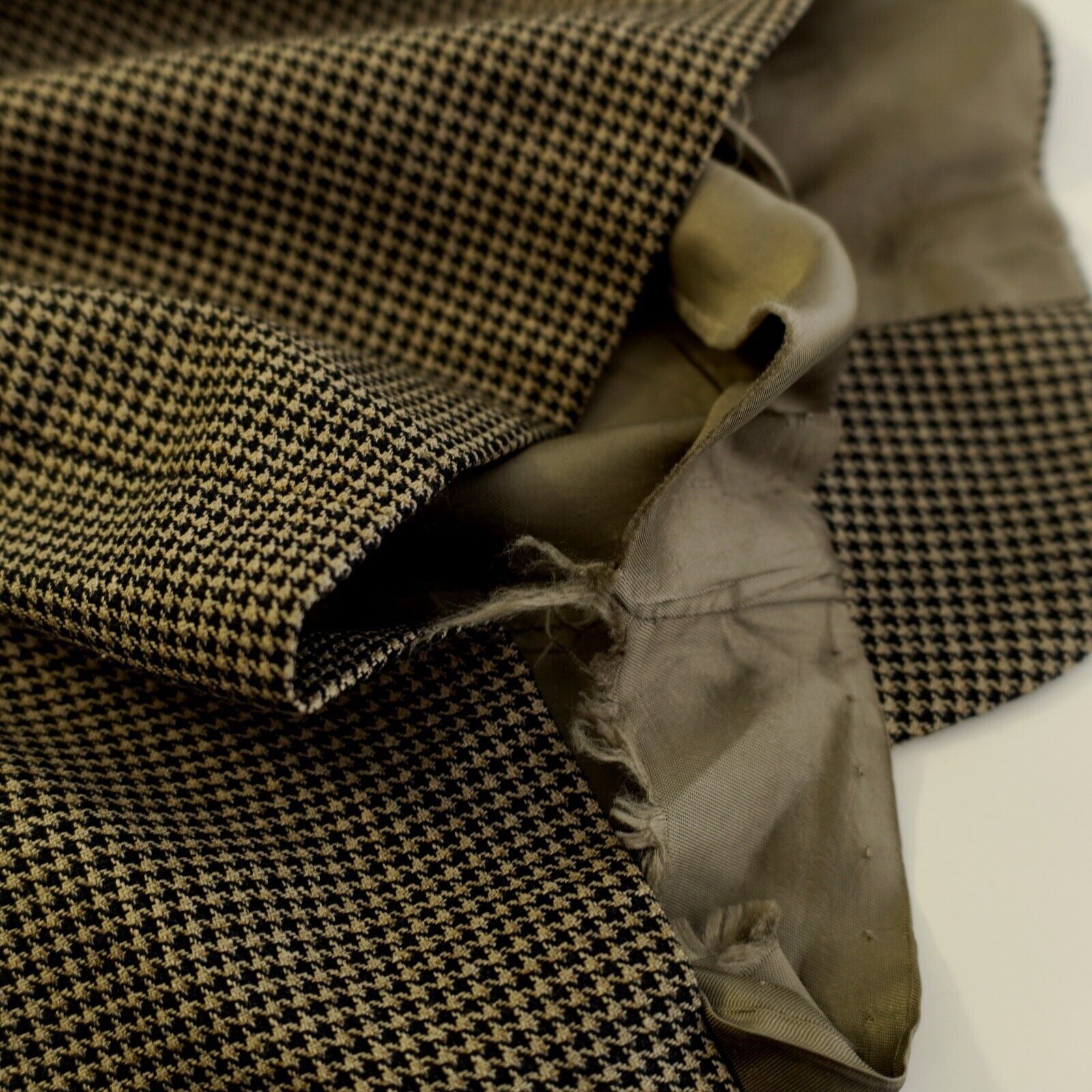 Hart Schaffner Marx Hart Schaffner Marx Parisian Tweed Wool Houndstooth Black Ta Size 42L - 16 Thumbnail